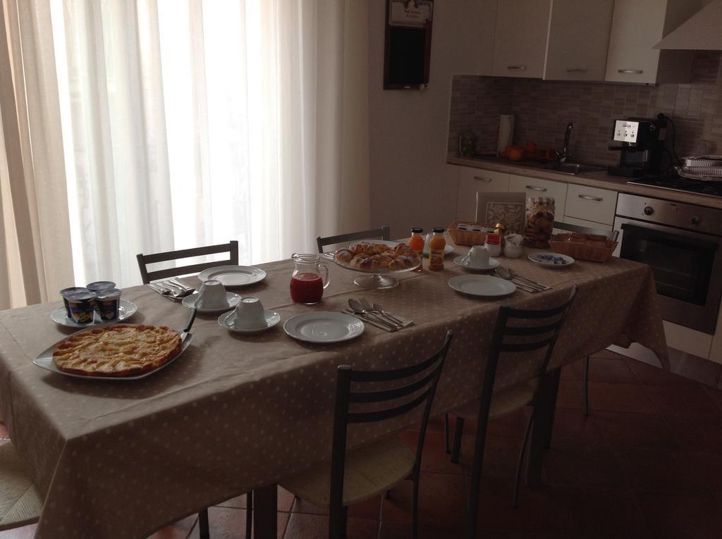 B&B A Casa Di Amici ジャルディーニ・ナクソス エクステリア 写真